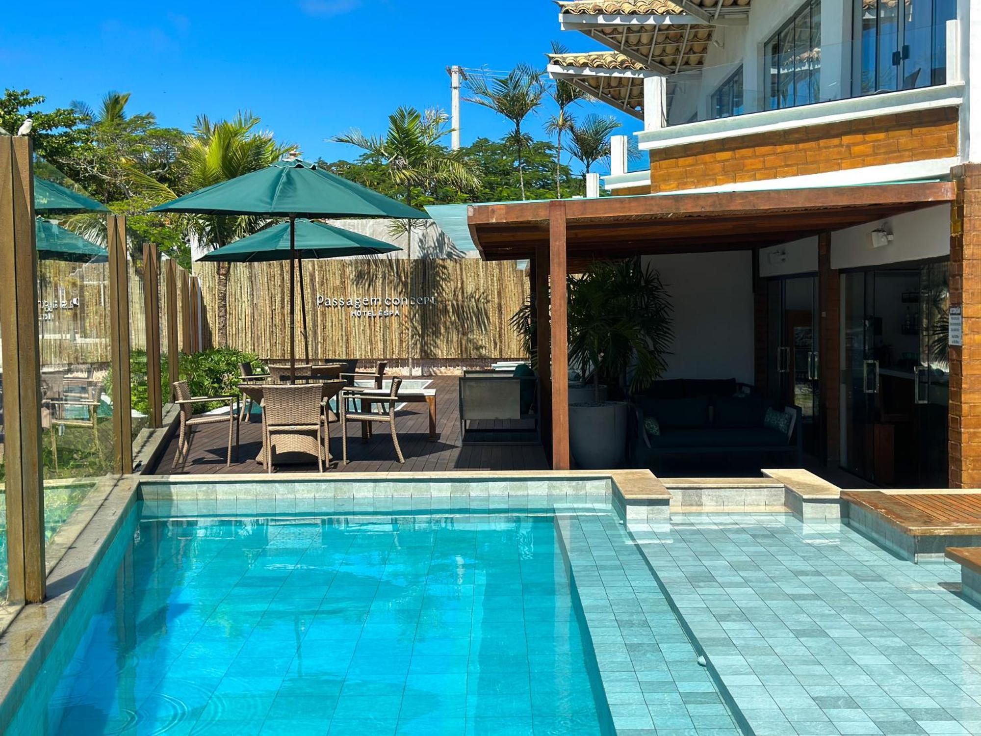 Passagem Concept Hotel E Spa Cabo Frio Exterior foto A pool in a private house